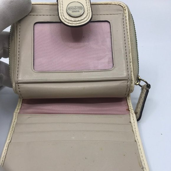 COACH Leather Cream Tan Rectangular Wallet - Picture 5 of 7